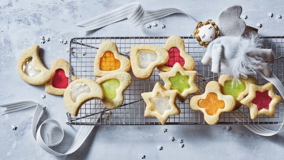 Tupperware - Stained Glass Cookies for Christmas 